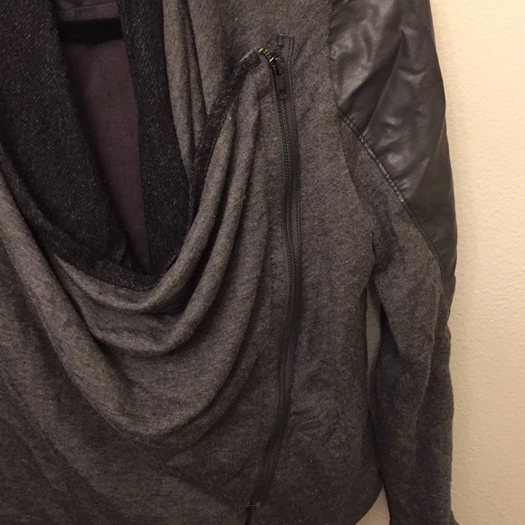 Faux leather draped Moto jacket in size large - Picture 3 of 6